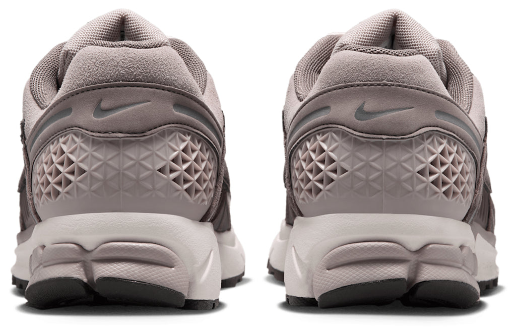 Nike Zoom Vomero 5 SE LOS SD - Men's - College Grey/Med Ash/Cave Stone