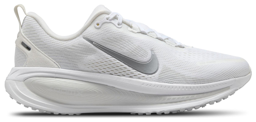 Nike Vomero 18 - Women's - White/Metallic Silver