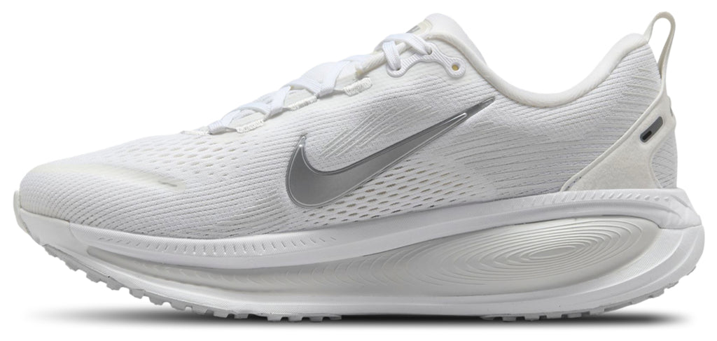 Nike Vomero 18 - Women's - White/Metallic Silver