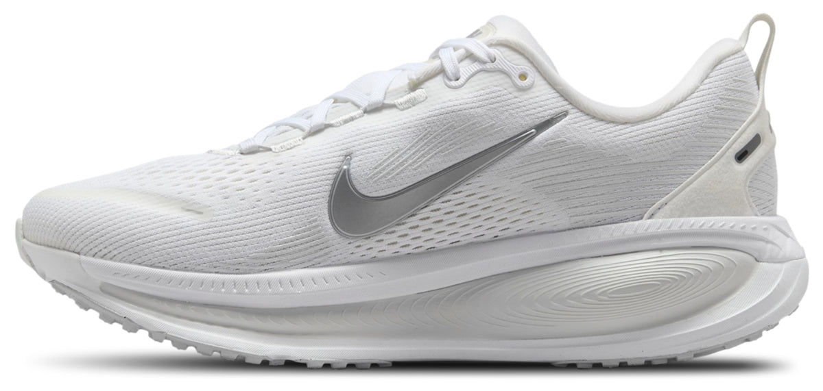 Nike Vomero 18 - Women's - White/Metallic Silver