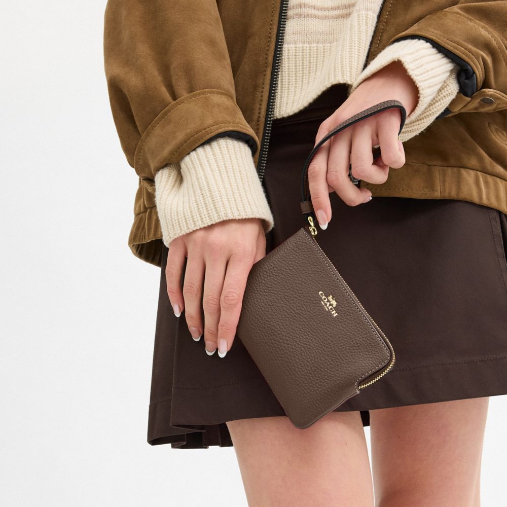 Corner Zip Wristlet