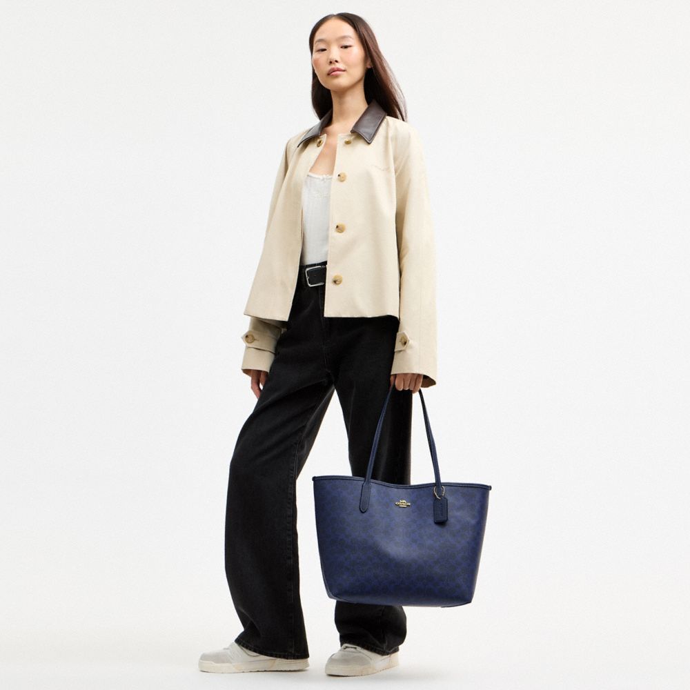City Tote Bag In Signature Canvas